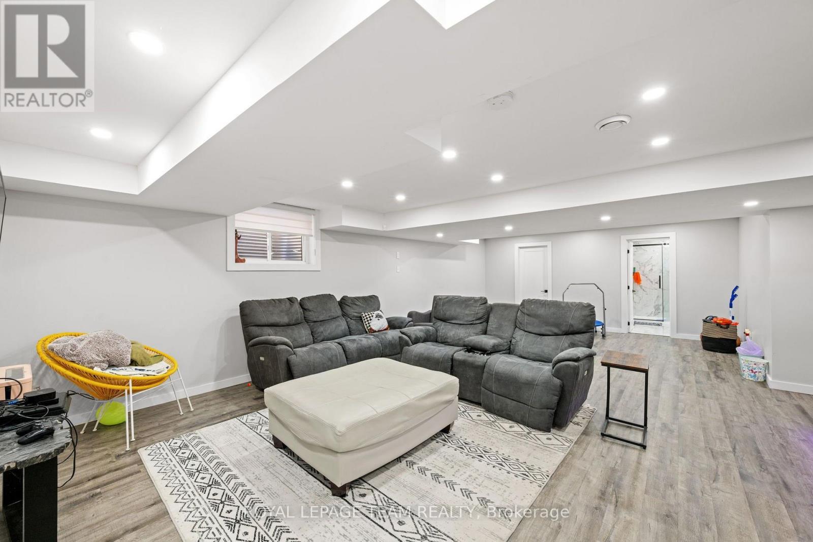 732 Lakebreeze Circle, Ottawa, ON