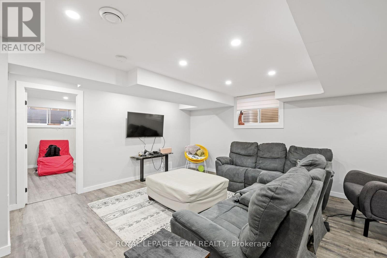 732 Lakebreeze Circle, Ottawa, ON