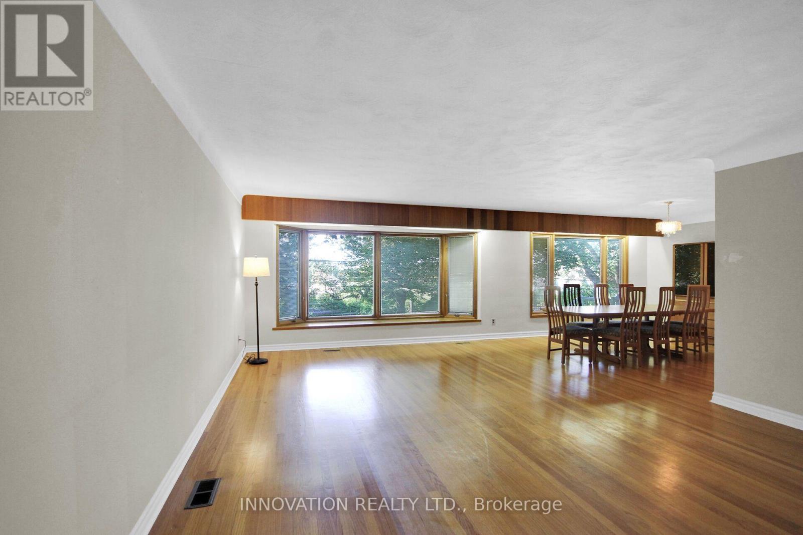 Very large & inviting living room/dining room area - 1136 Castle Hill Crescent, Ottawa, ON