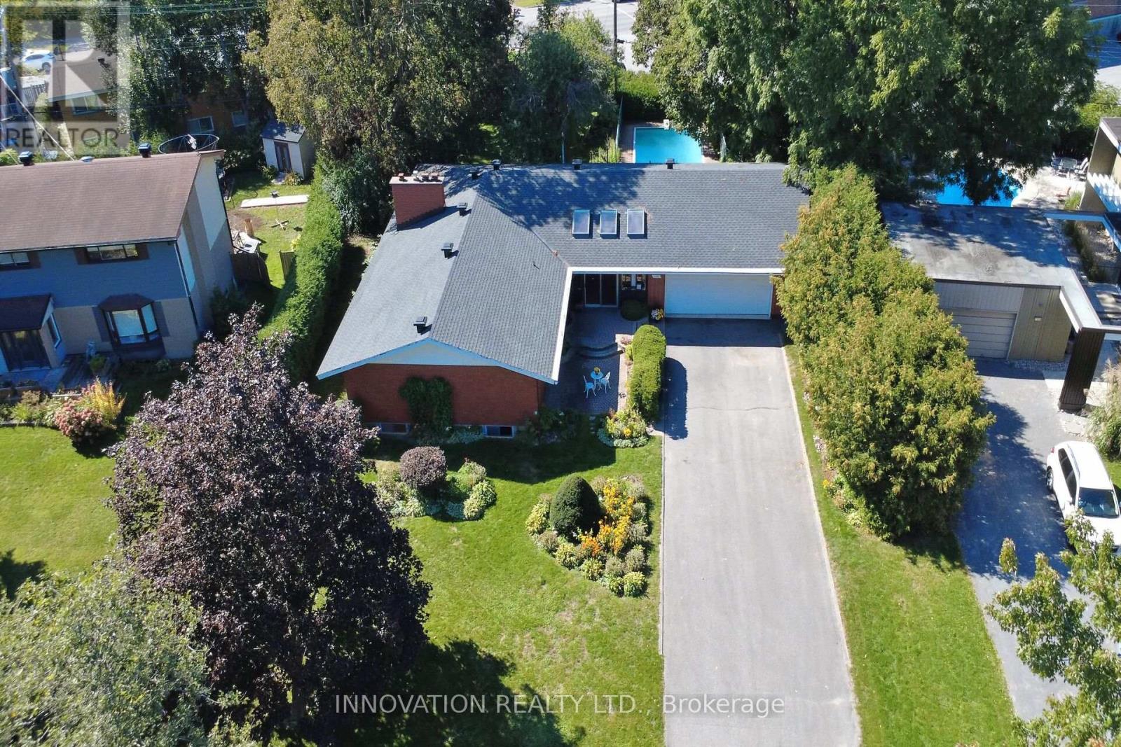 1136 Castle Hill Crescent, Ottawa, ON