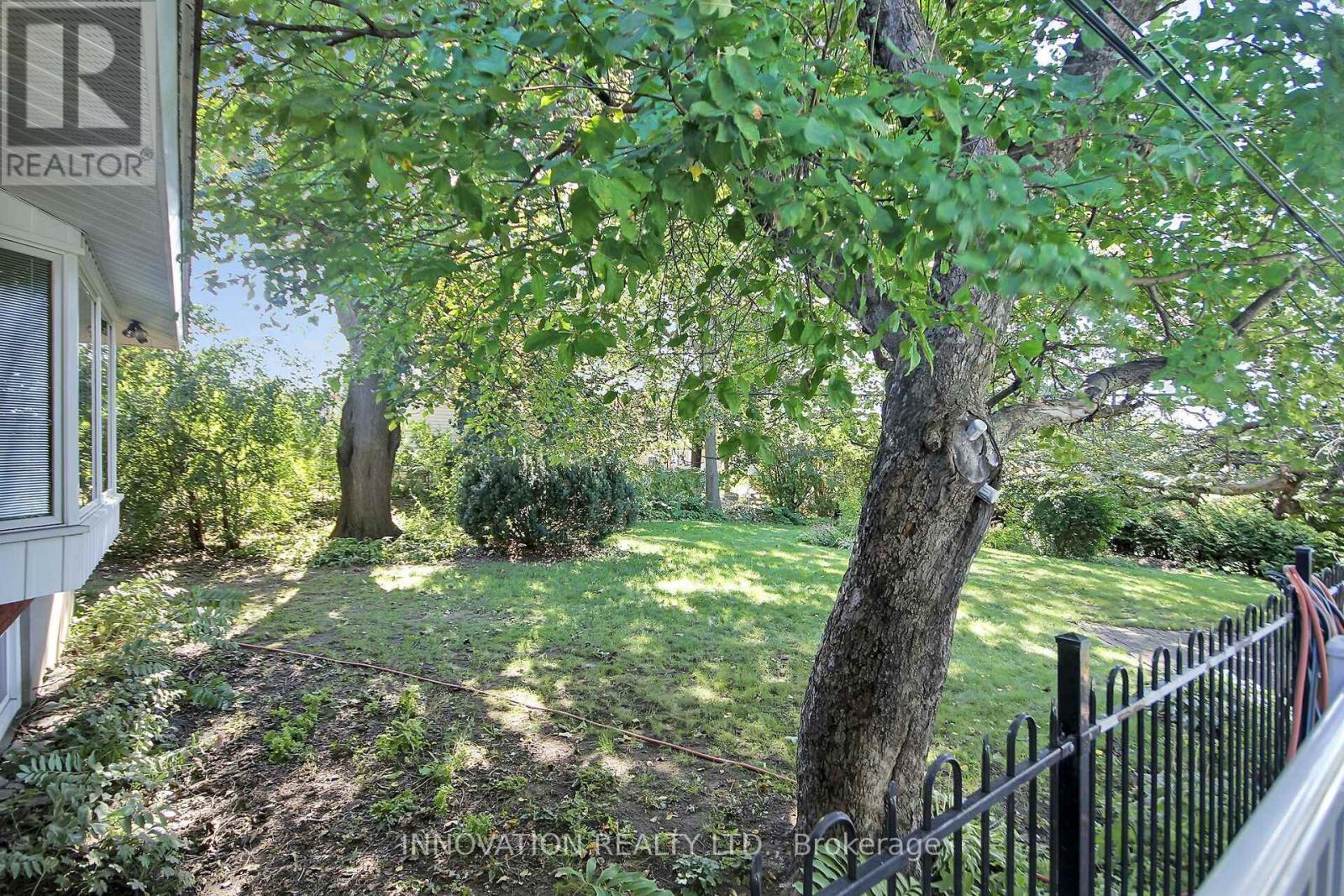1136 Castle Hill Crescent, Ottawa, ON