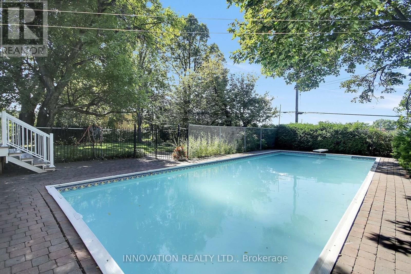 1136 Castle Hill Crescent, Ottawa, ON