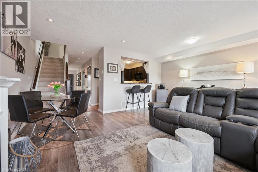 915 Zeller Crescent, Kitchener, ON
