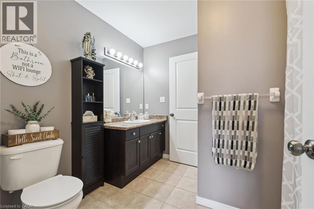 915 Zeller Crescent, Kitchener, ON
