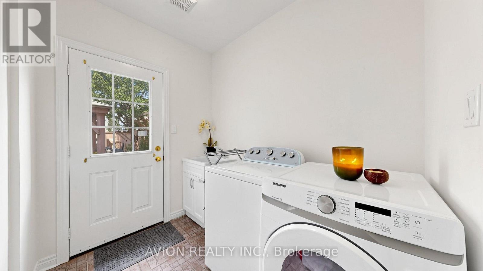1004 Castlemore Avenue, Markham, ON