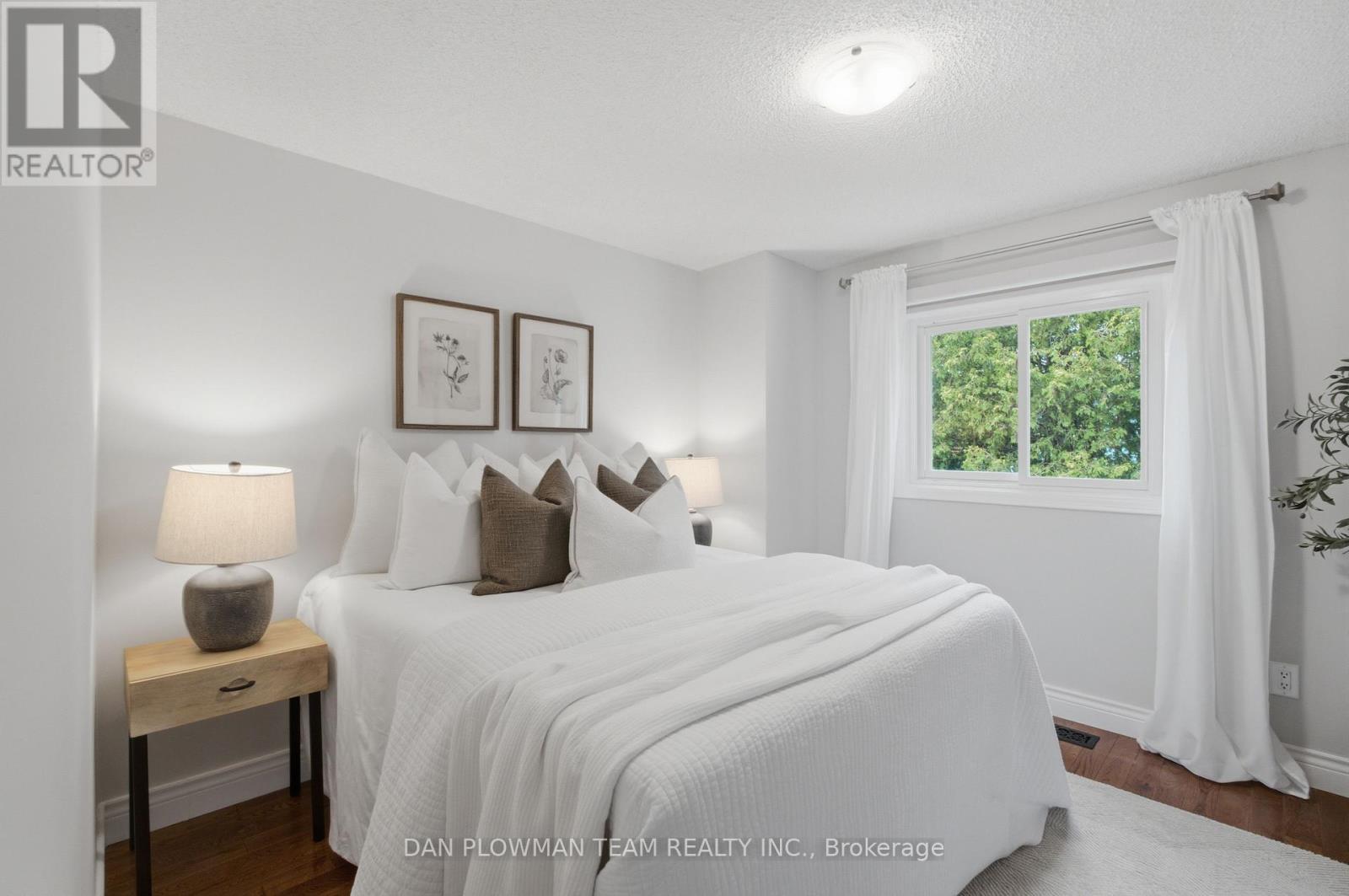 6 Saddlebrook Court, Clarington, ON