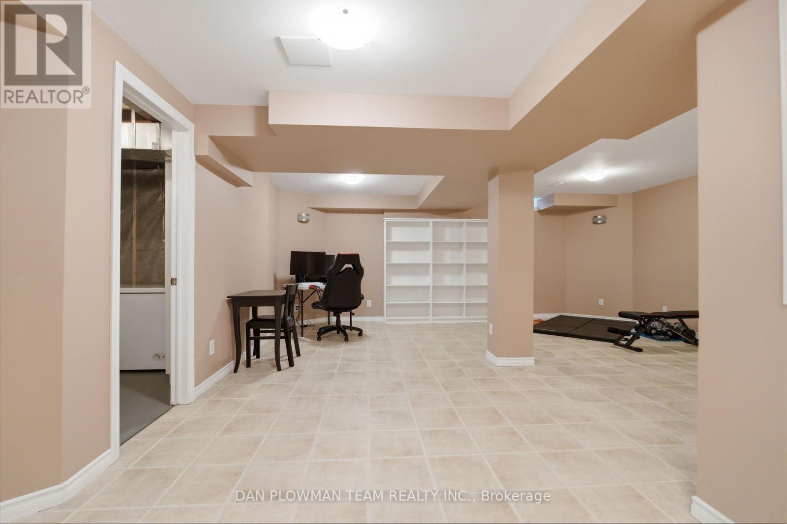 6 Saddlebrook Court, Clarington, ON