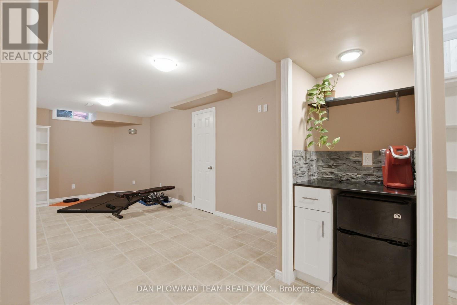6 Saddlebrook Court, Clarington, ON