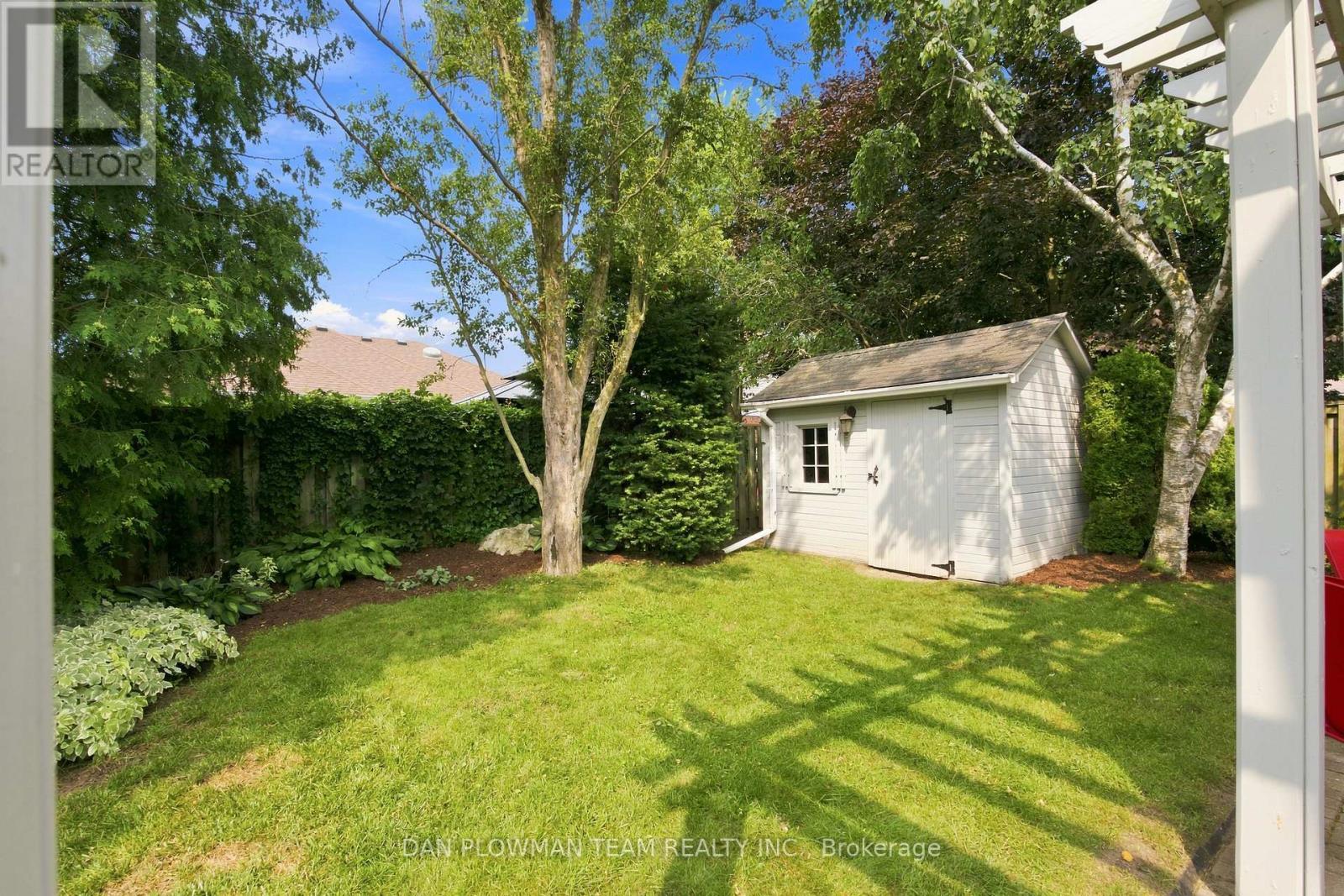 6 Saddlebrook Court, Clarington, ON
