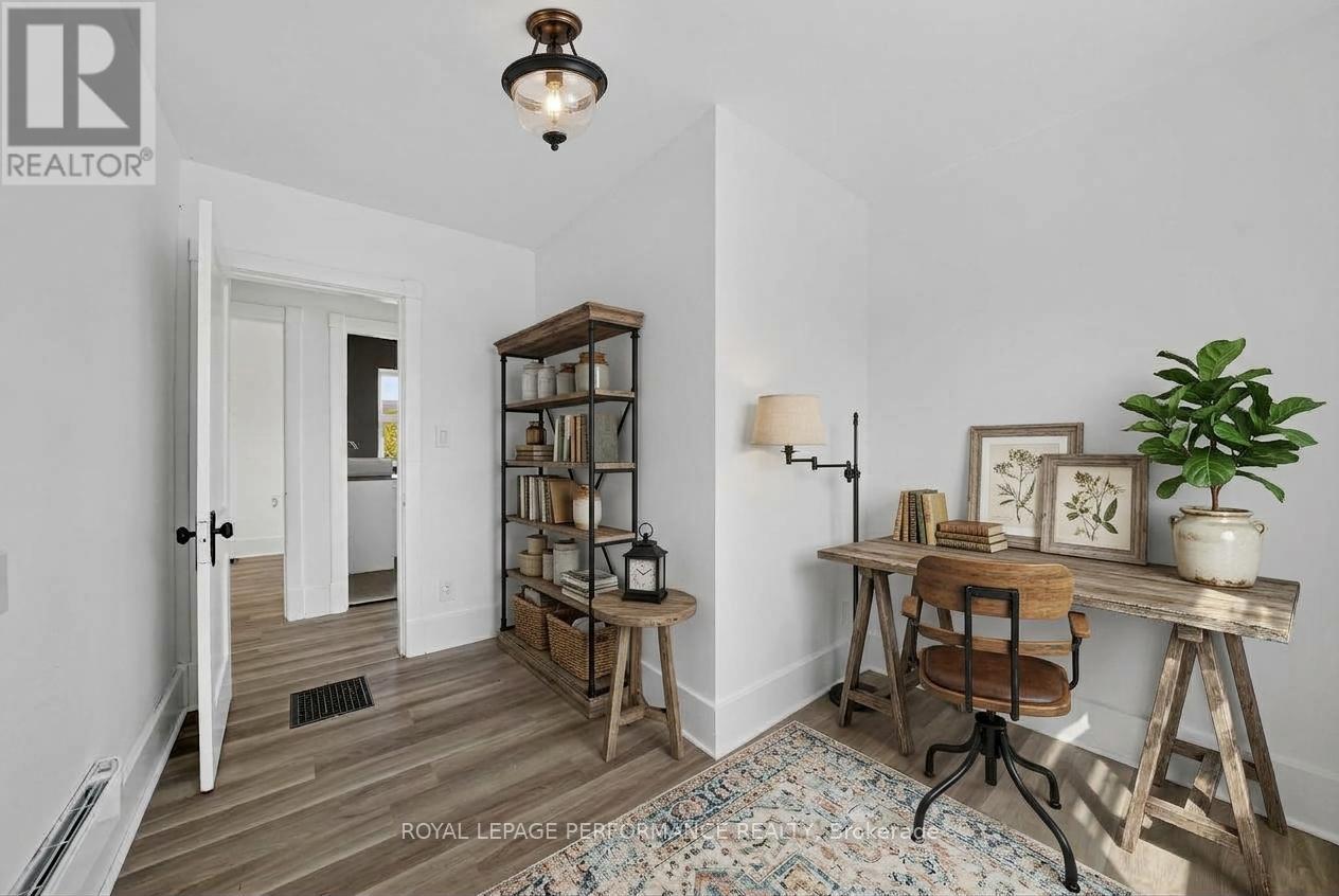 virtually staged - 139 Eighth Street W, Cornwall, ON