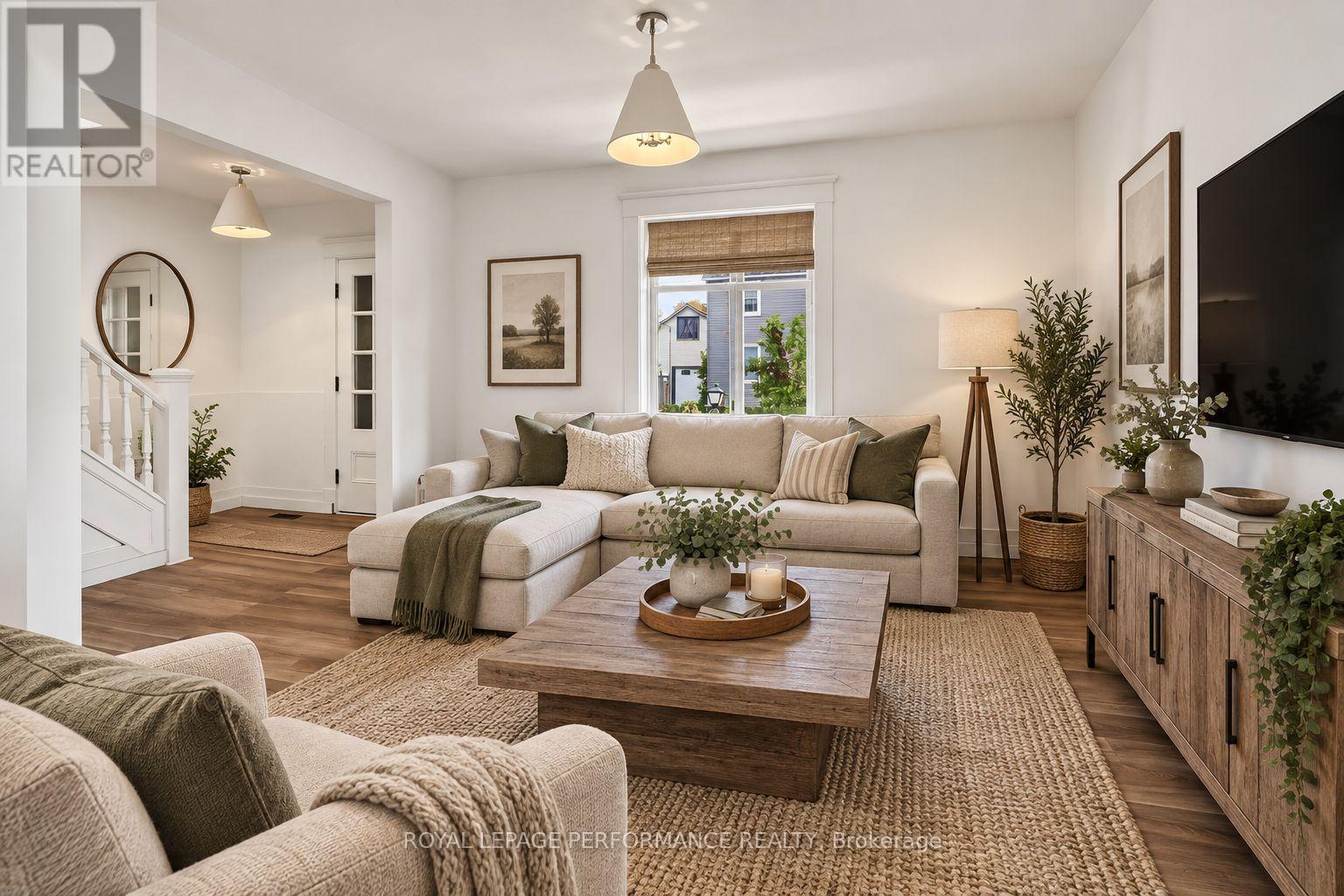 virtually staged - 139 Eighth Street W, Cornwall, ON