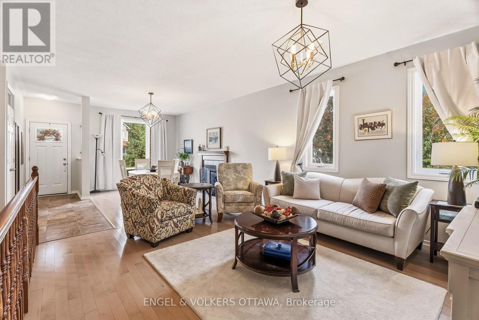 518 Stonechurch Way, Ottawa, ON