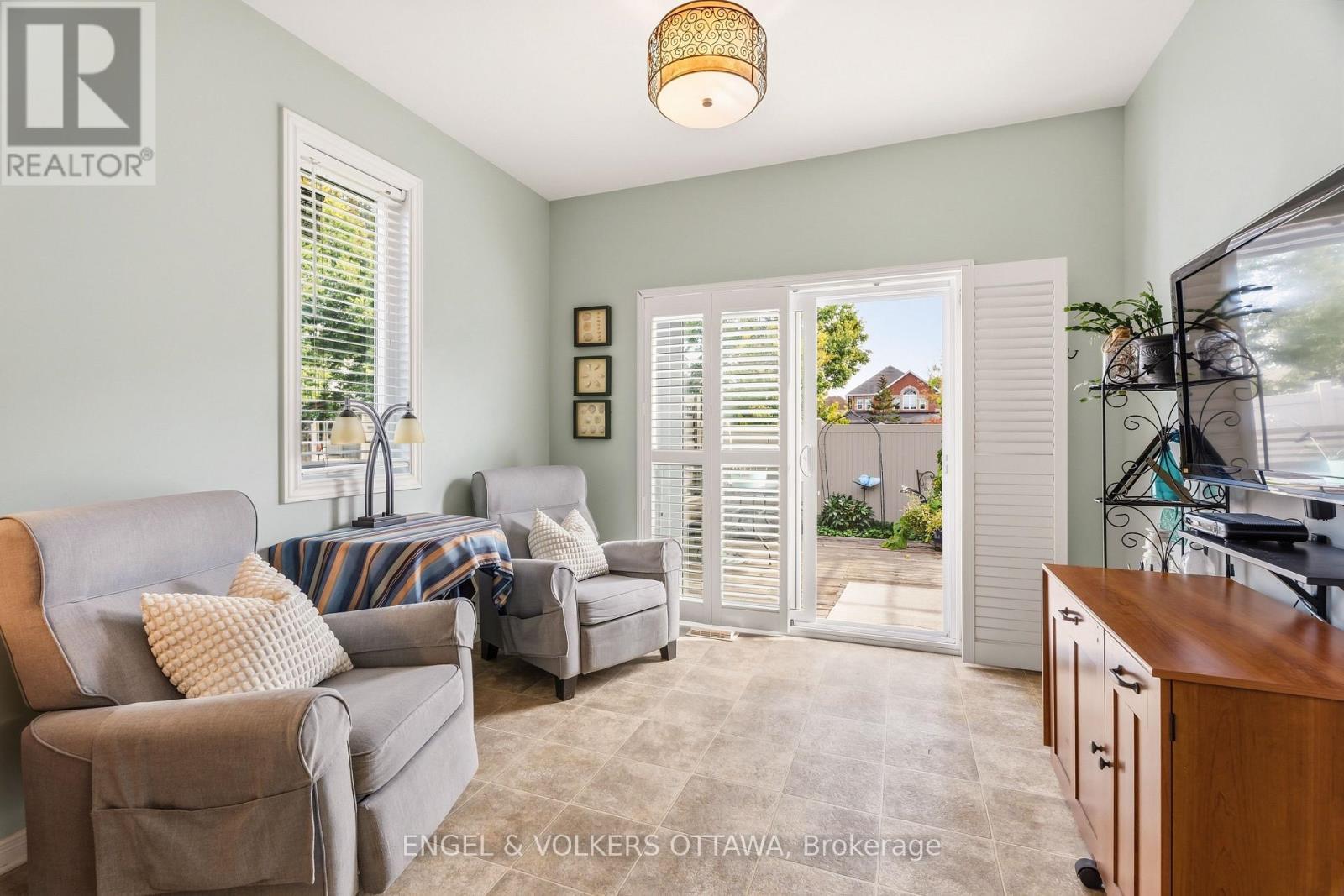 518 Stonechurch Way, Ottawa, ON