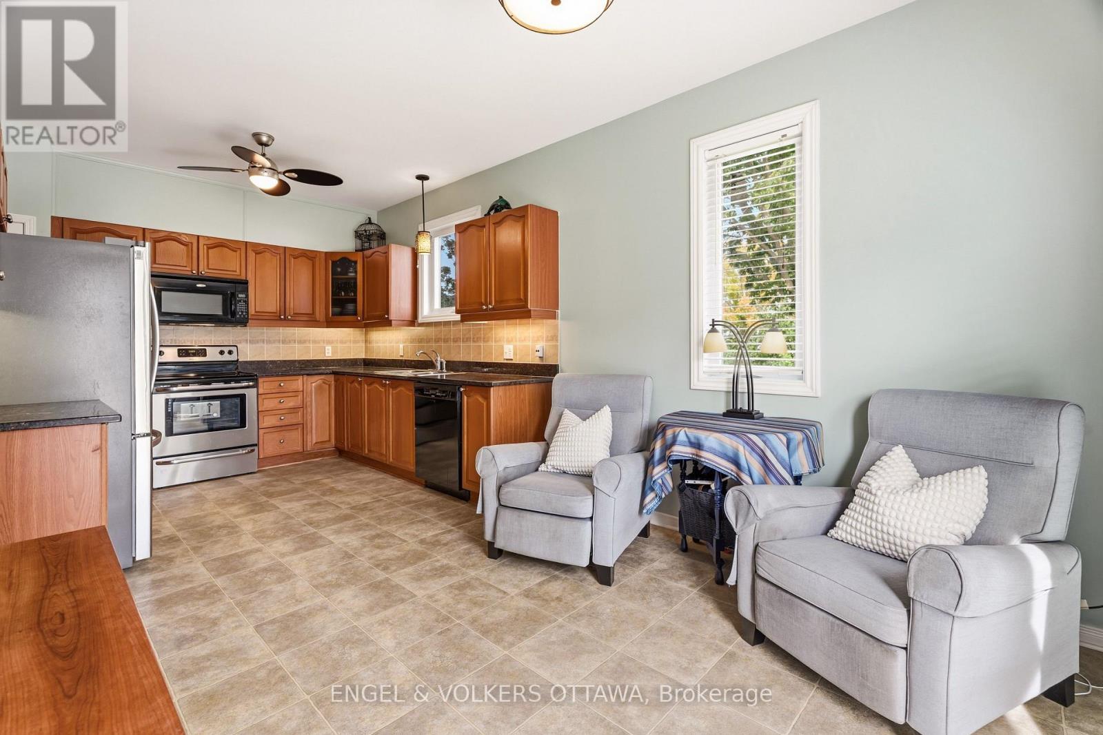 518 Stonechurch Way, Ottawa, ON