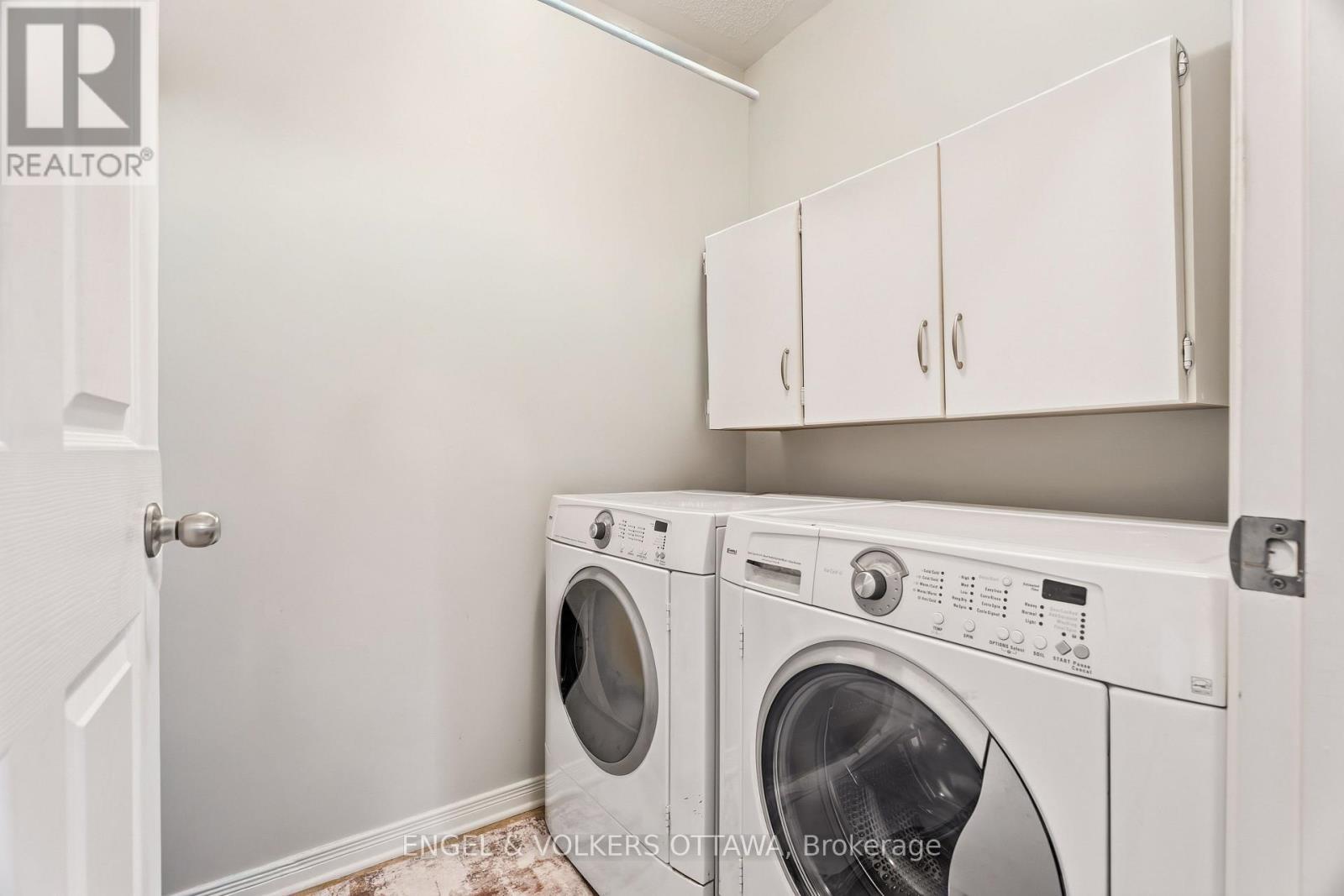 518 Stonechurch Way, Ottawa, ON