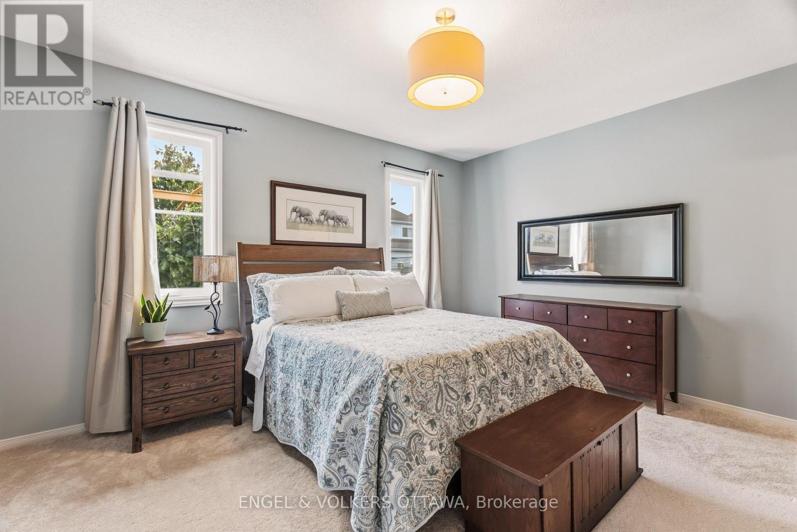 518 Stonechurch Way, Ottawa, ON