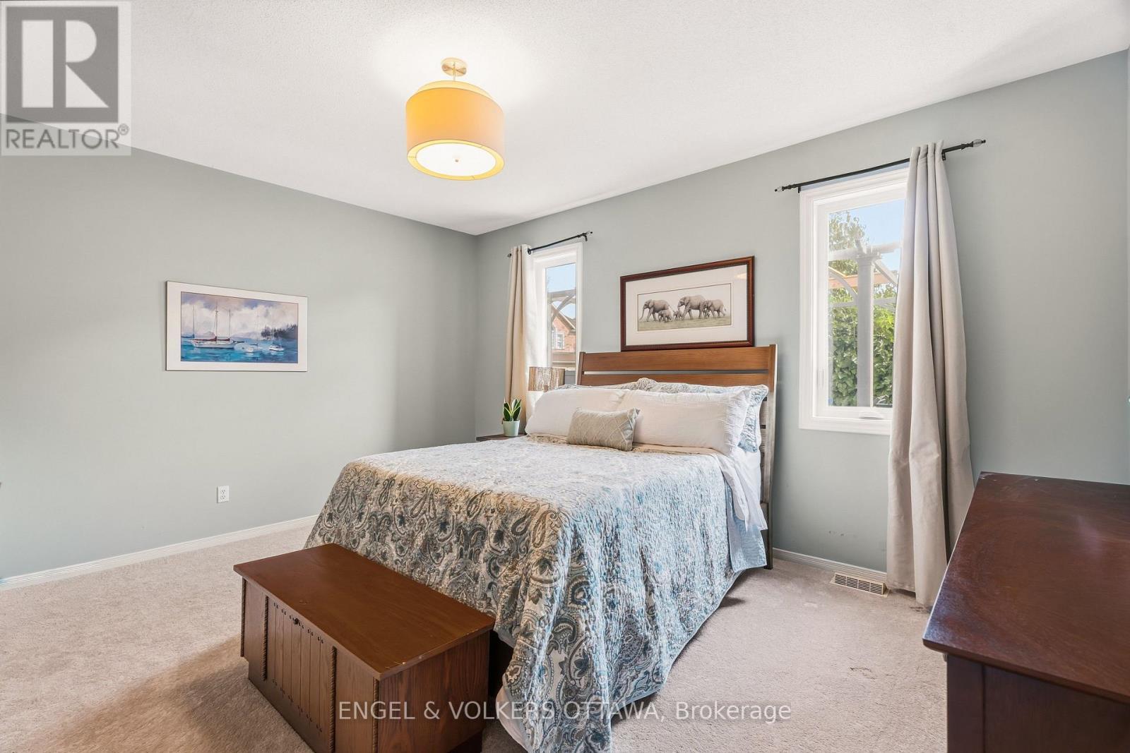 518 Stonechurch Way, Ottawa, ON