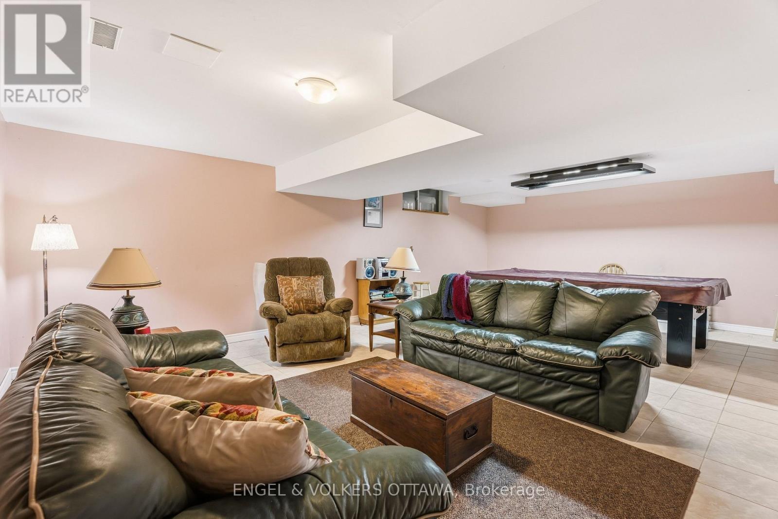 518 Stonechurch Way, Ottawa, ON