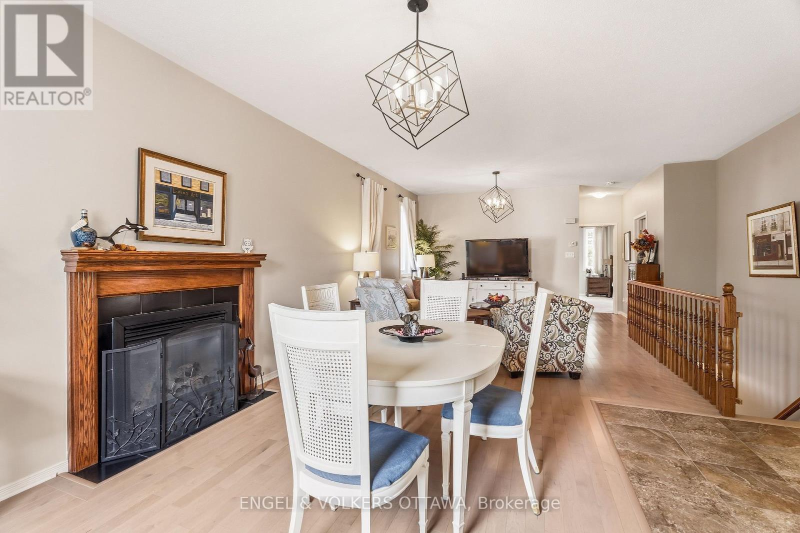 518 Stonechurch Way, Ottawa, ON