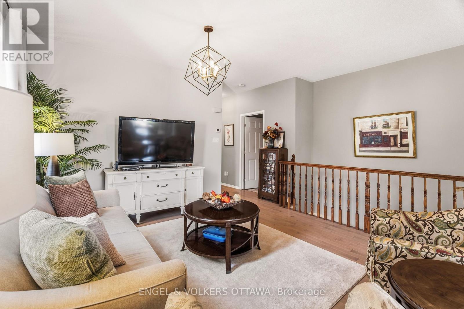 518 Stonechurch Way, Ottawa, ON