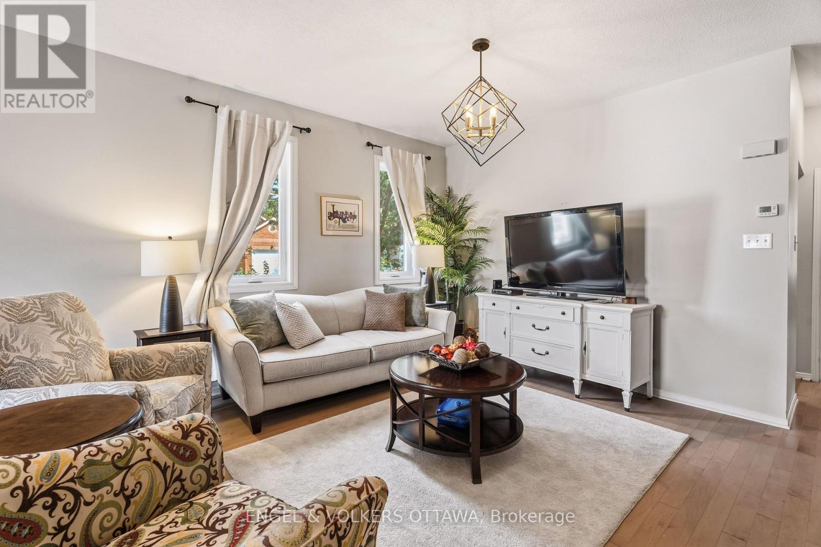 518 Stonechurch Way, Ottawa, ON