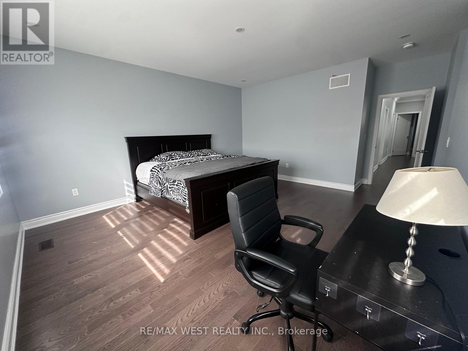 111 Scarlet Way, Bradford West Gwillimbury, ON