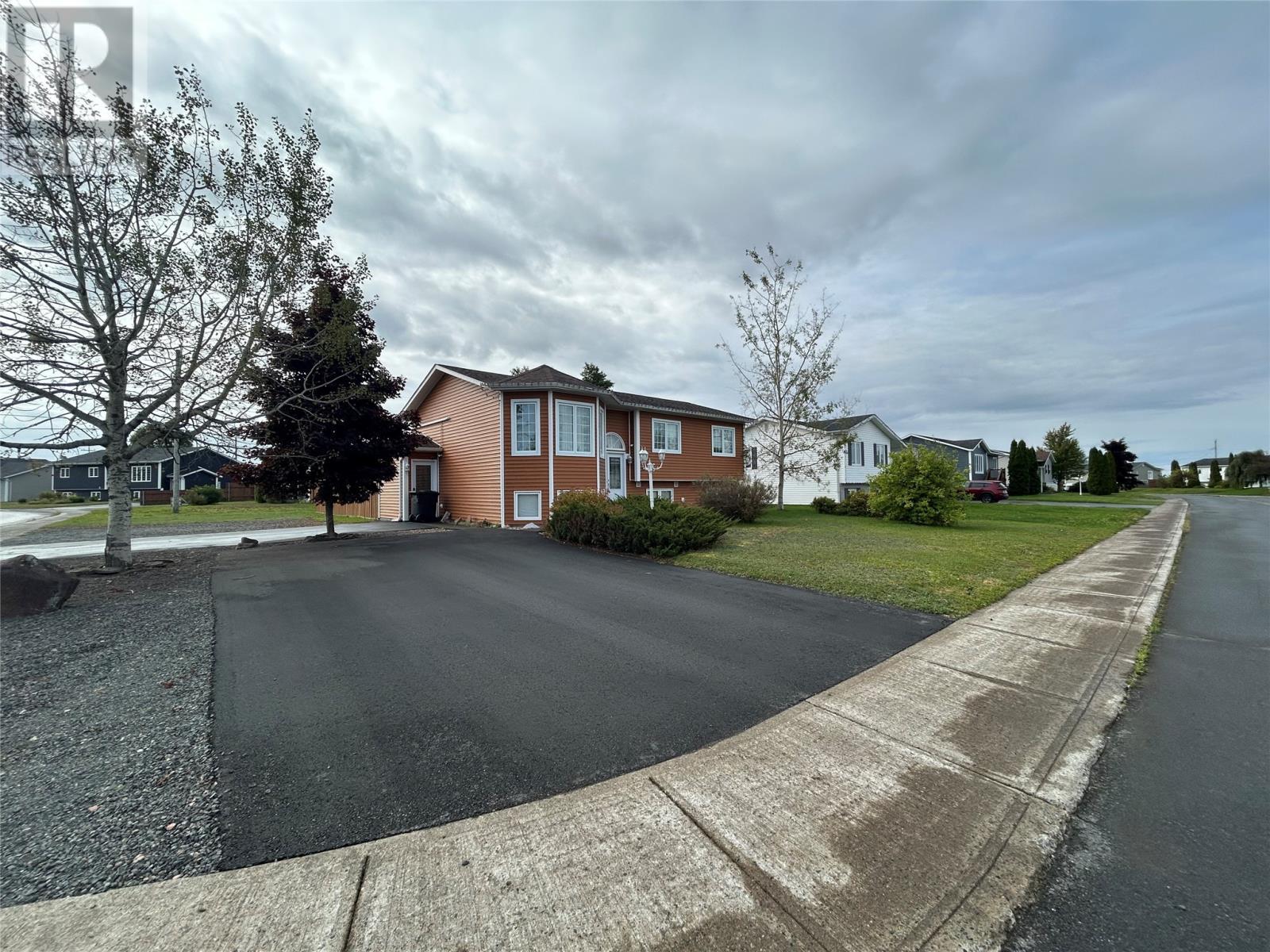 30 Snow Crescent, Grand Falls- Windsor, NL