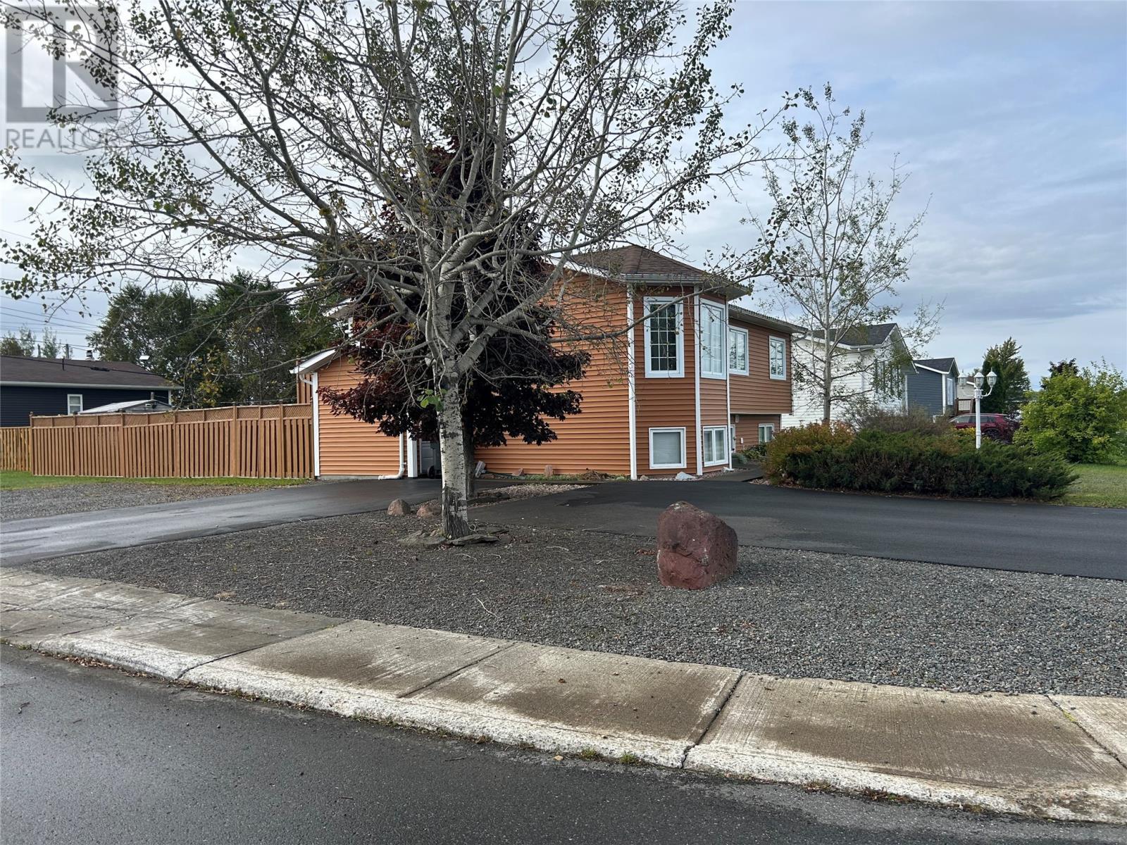30 Snow Crescent, Grand Falls- Windsor, NL