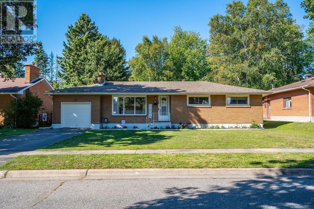 100 Parkdale Dr, Sault Ste. Marie, ON