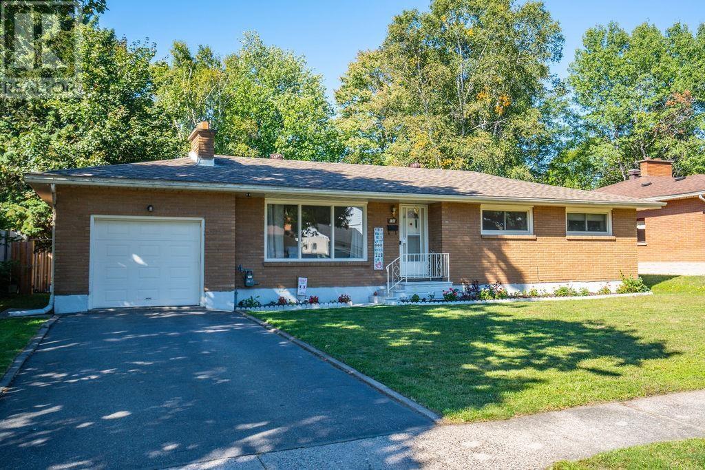 100 Parkdale Dr, Sault Ste. Marie, ON