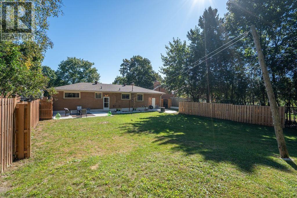 100 Parkdale Dr, Sault Ste. Marie, ON