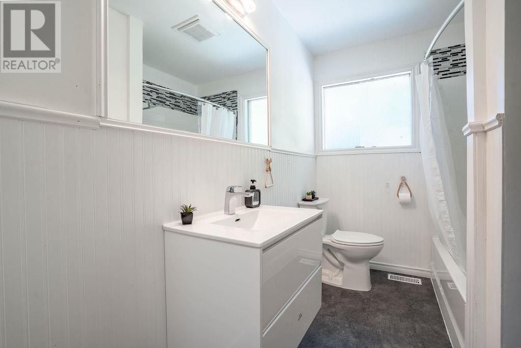 100 Parkdale Dr, Sault Ste. Marie, ON