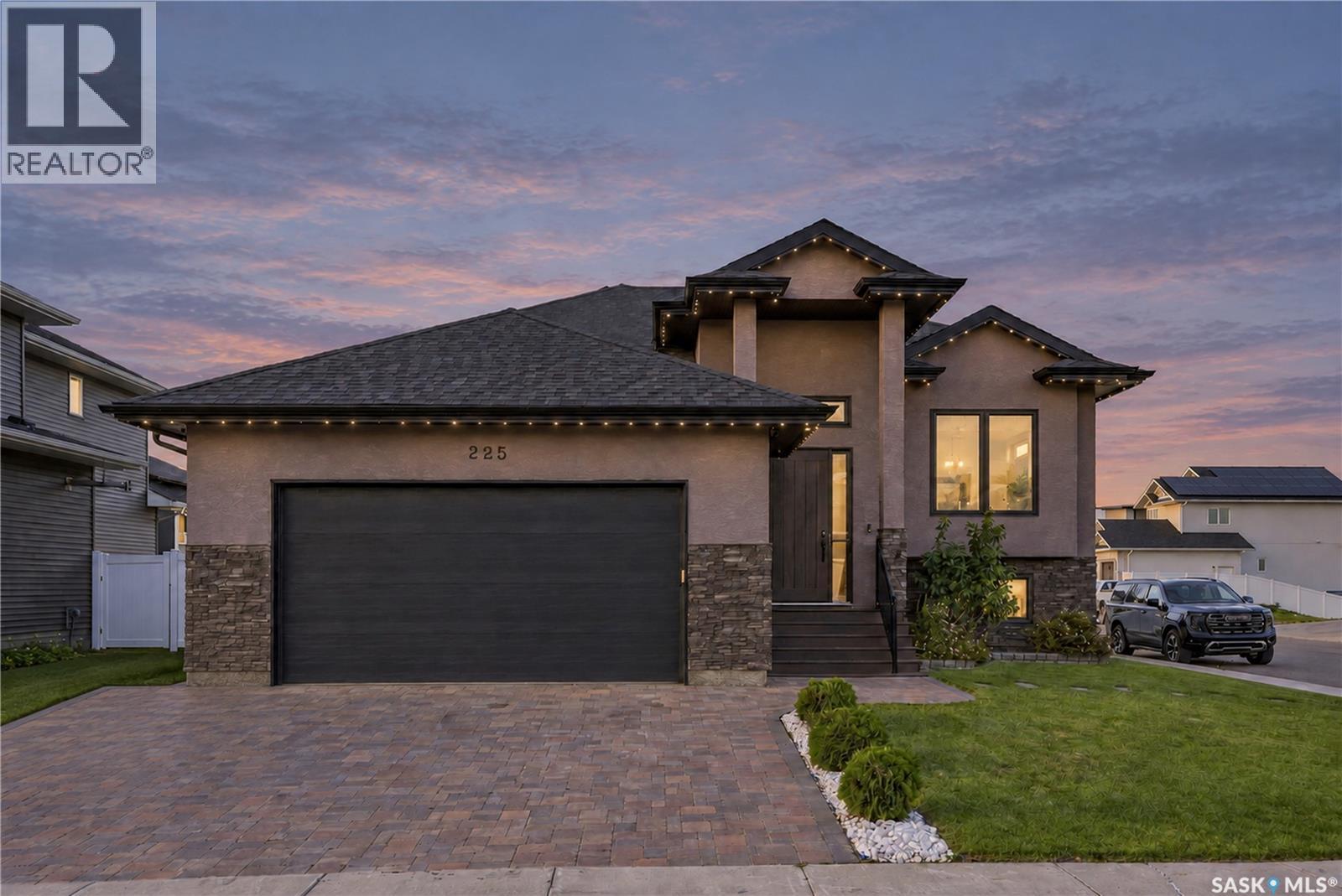 225 Cowan Crescent, Martensville, SK