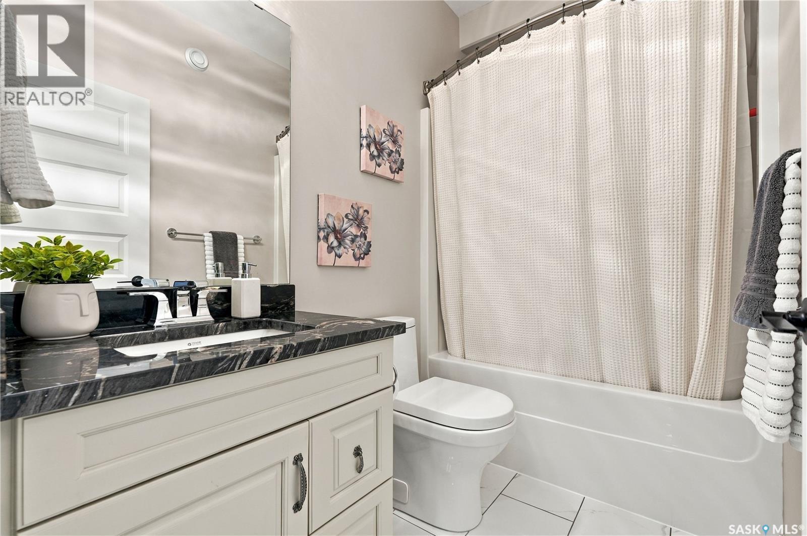 225 Cowan Crescent, Martensville, SK