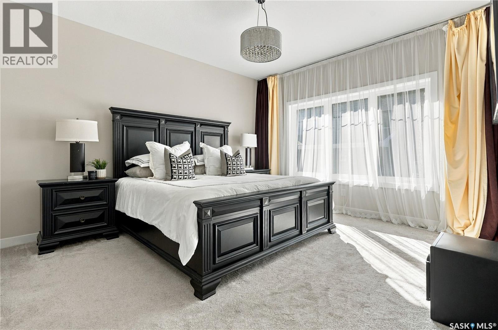 225 Cowan Crescent, Martensville, SK