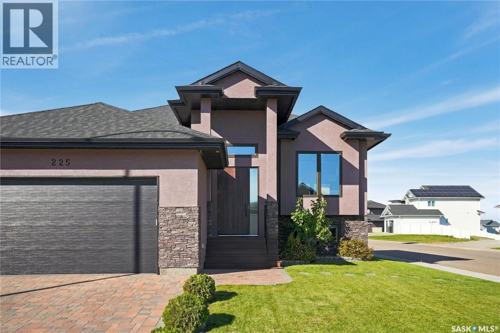 225 Cowan Crescent, Martensville, SK
