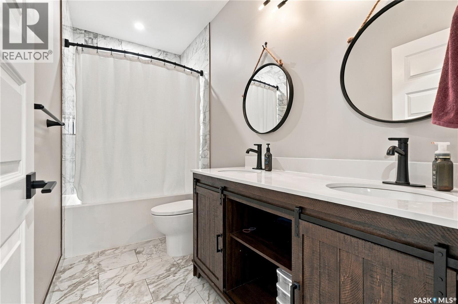 225 Cowan Crescent, Martensville, SK