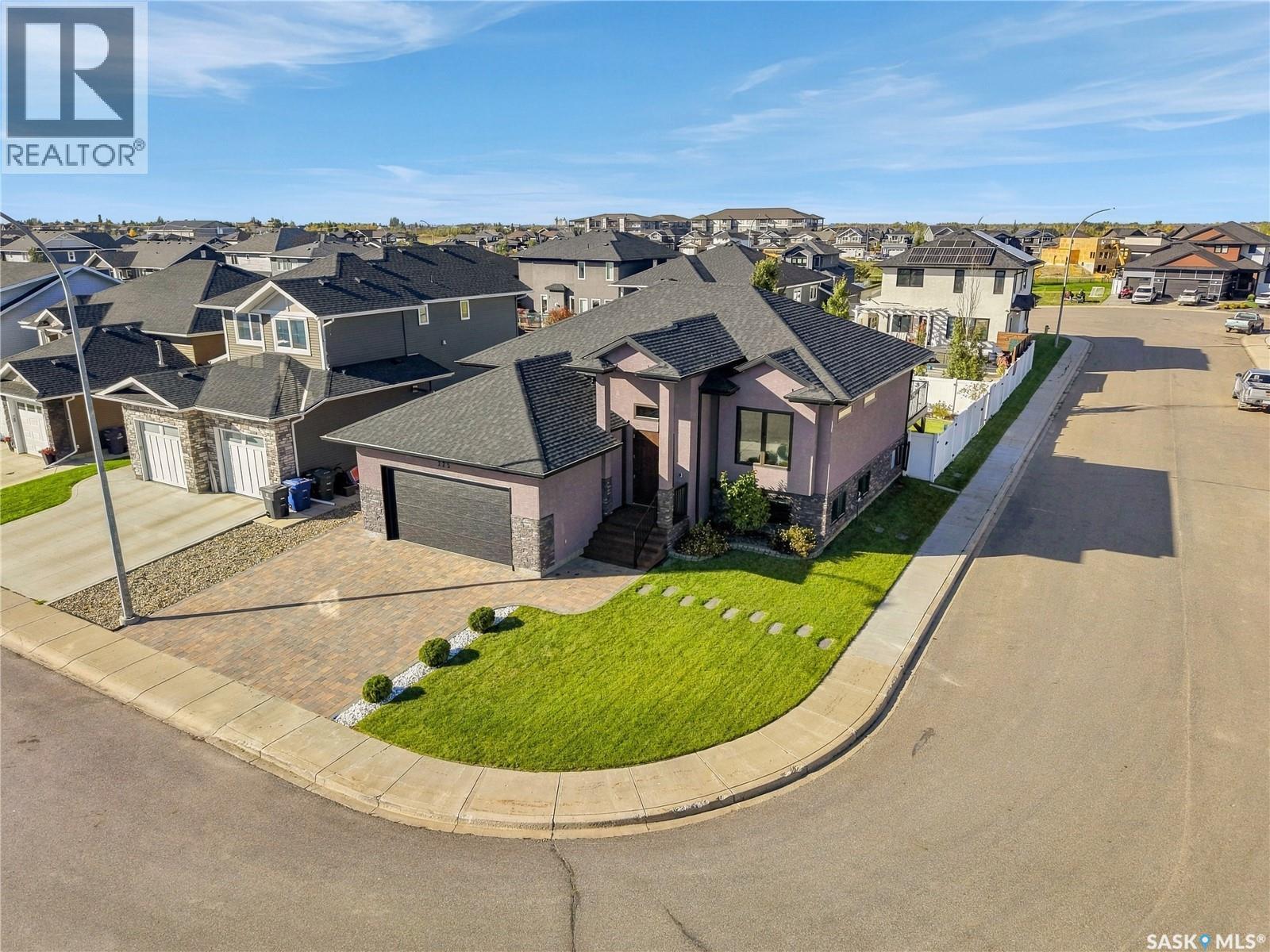 225 Cowan Crescent, Martensville, SK