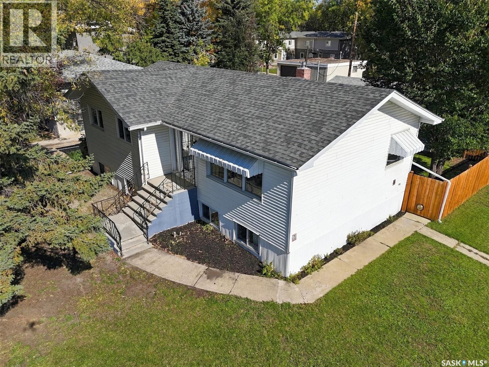 302 Mcmillan Avenue, Saskatoon, SK