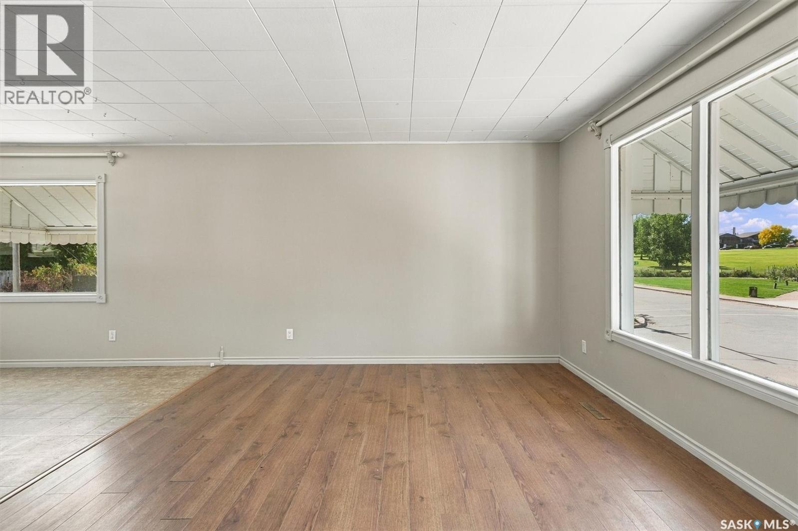 302 Mcmillan Avenue, Saskatoon, SK