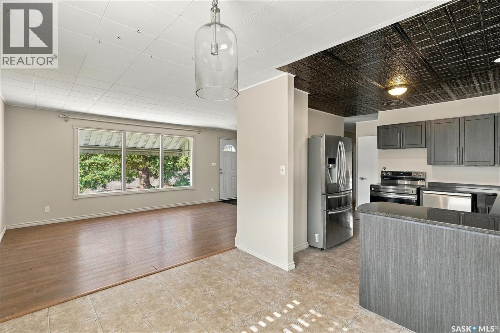 302 Mcmillan Avenue, Saskatoon, SK