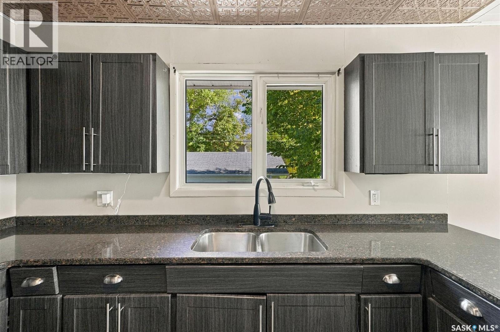 302 Mcmillan Avenue, Saskatoon, SK