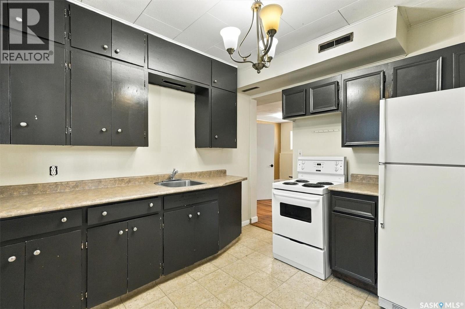 302 Mcmillan Avenue, Saskatoon, SK