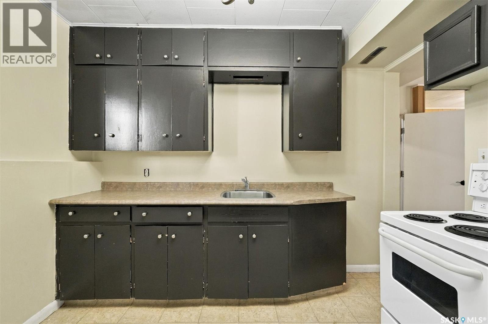 302 Mcmillan Avenue, Saskatoon, SK