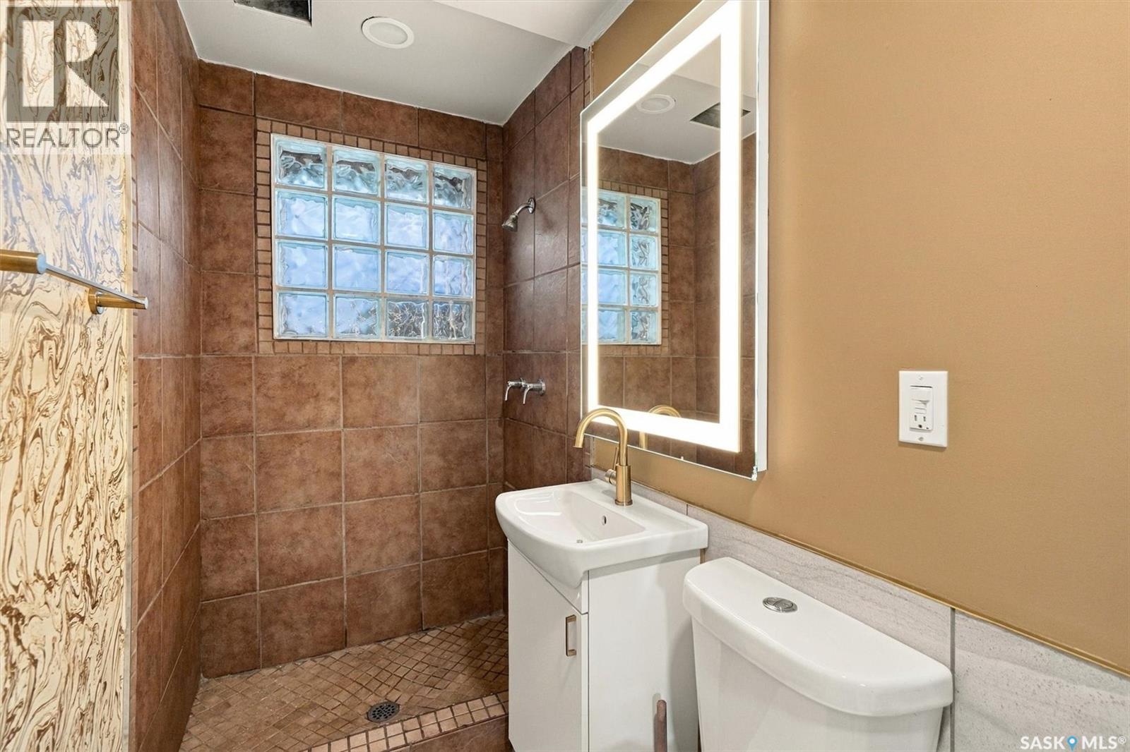 302 Mcmillan Avenue, Saskatoon, SK