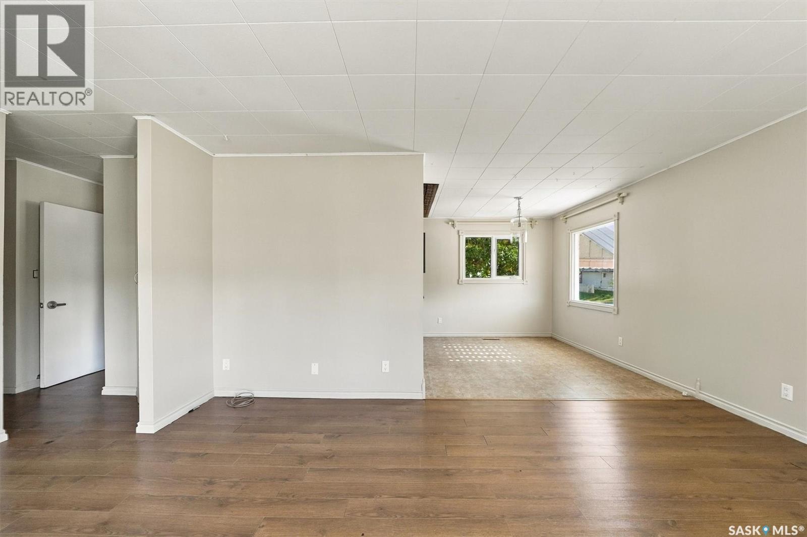 302 Mcmillan Avenue, Saskatoon, SK