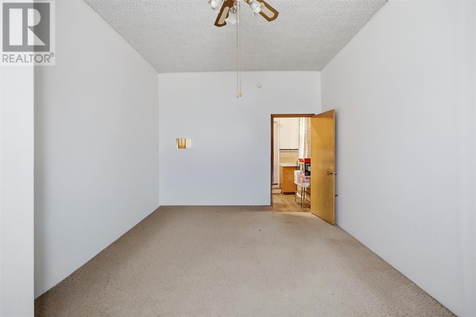 32 Wallace Ter, Sault Ste. Marie, ON