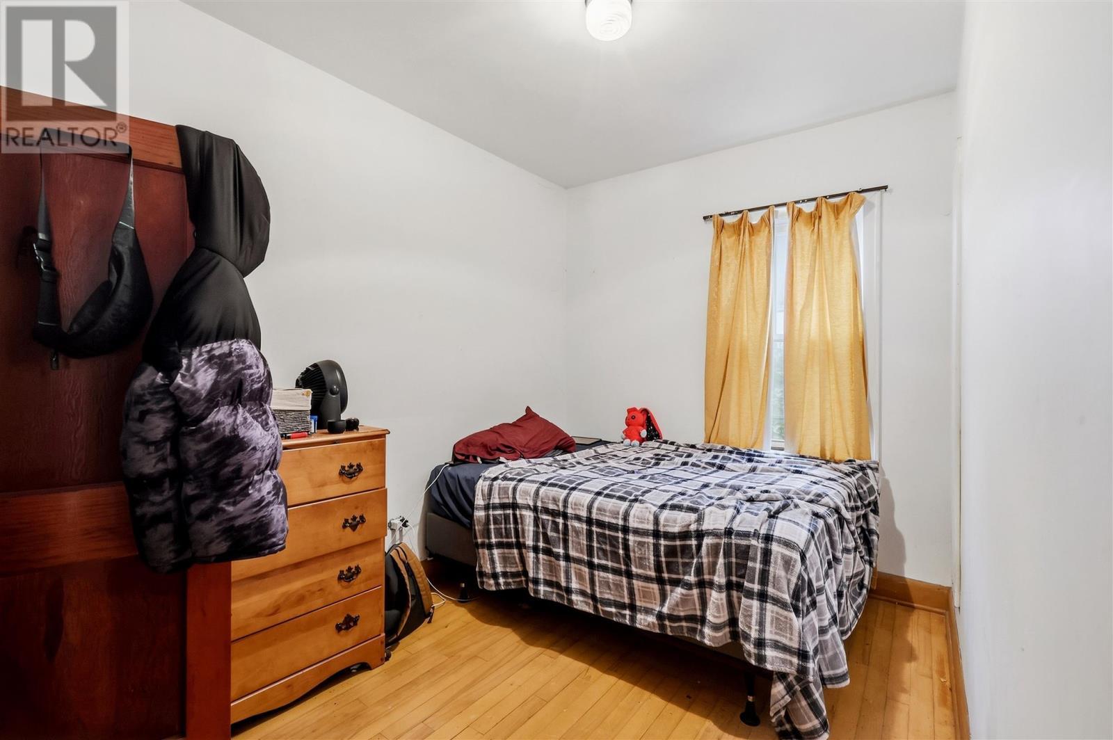 32 Wallace Ter, Sault Ste. Marie, ON