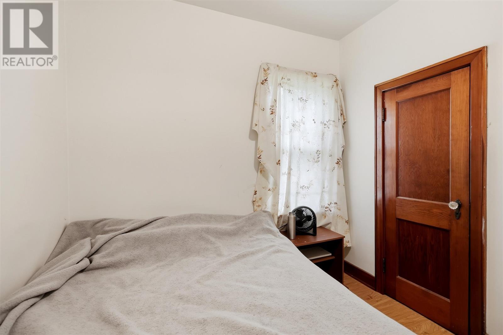 32 Wallace Ter, Sault Ste. Marie, ON