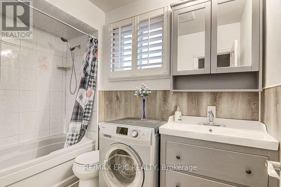274 Taylor Mills Drive N, Richmond Hill, ON